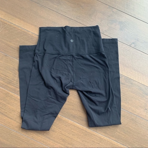 Lululemon high waisted black leggings size 4 - Picture 3 of 5